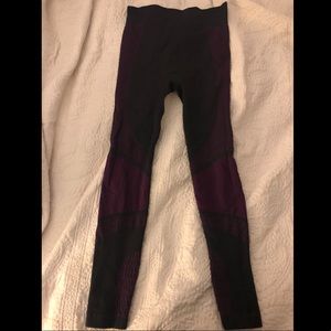 LuLuLemon grey/purple yoga pants 28”Size 8